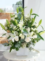 white-lily-arrengement-flowers-in-antalya.webp